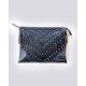 Bolso con tachuelas