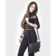 Bolso con tachuelas